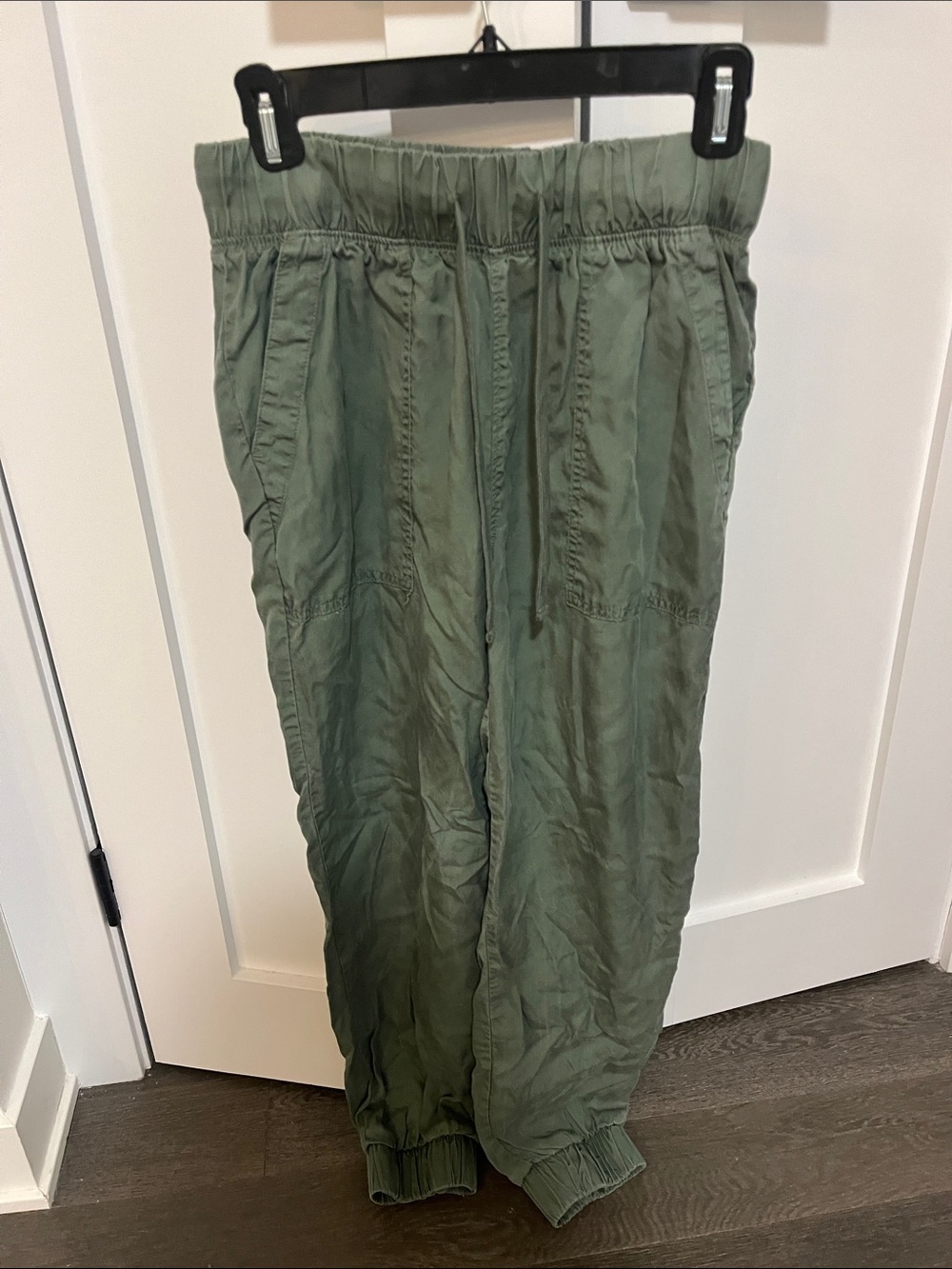 Universal Thread Olive Green Elastic Waist Joggers
